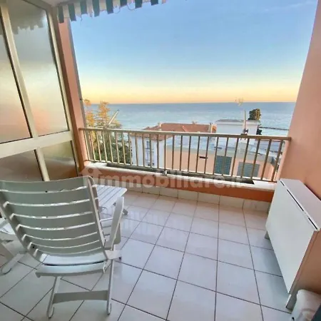 Attico Fronte Mare Sanremo
